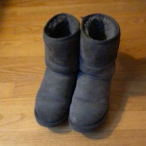 Women’s Gray Classic Short UGG boots
